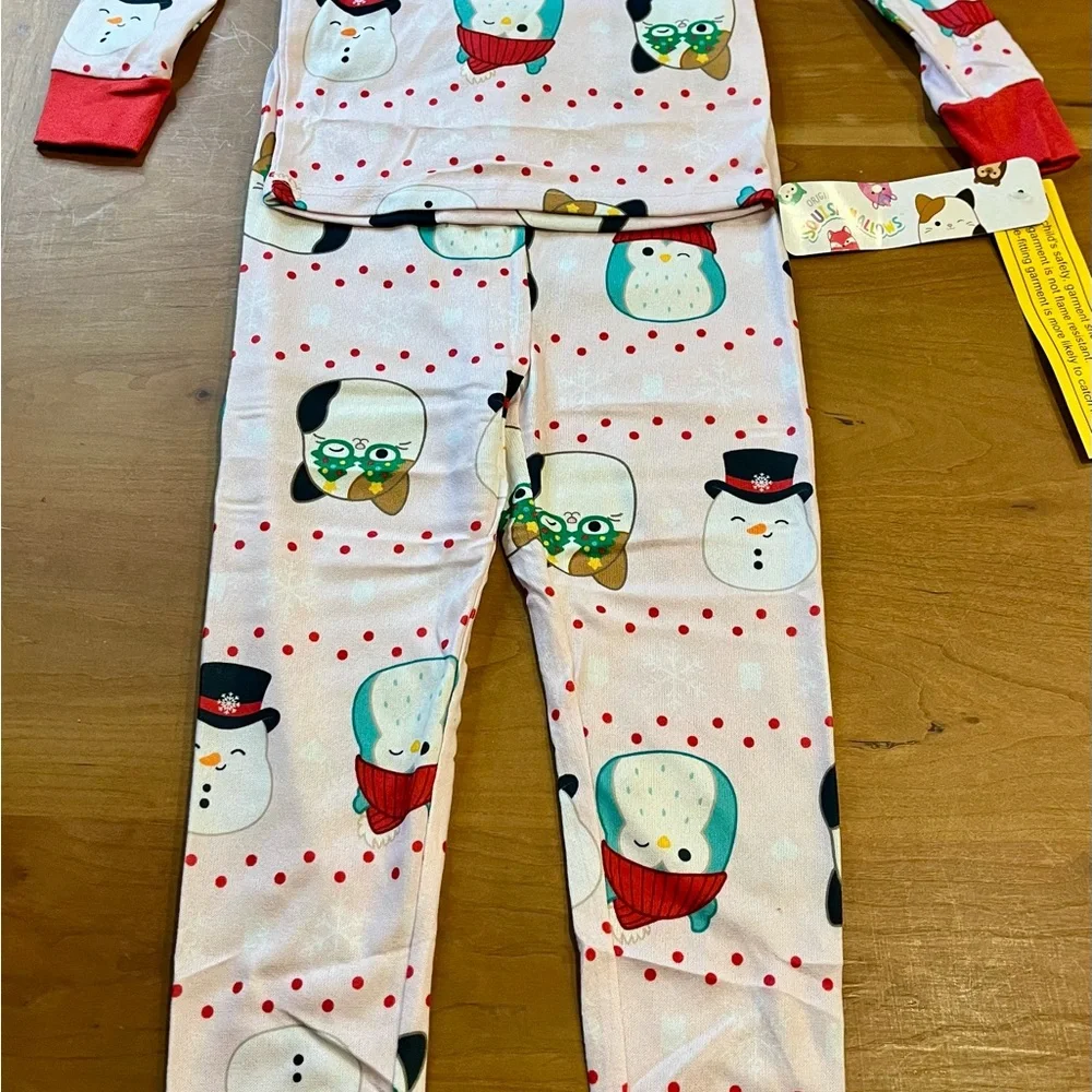 Girl’s Two-Piece Squishmallow Holiday Pajamas, Pink with Red Trim Size 6 - Picture 4 of 11